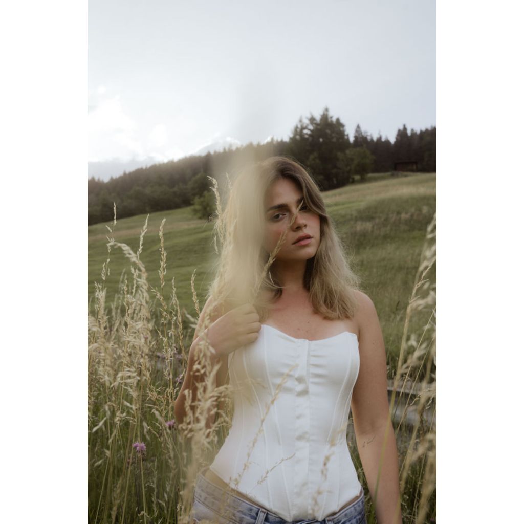 🎨 Preset Lr – Elysium Neutral Portrait Lightroom Preset by Russian Creator ✨ [ MICHIGO STUDIO ] - MICHIGO STUDIO