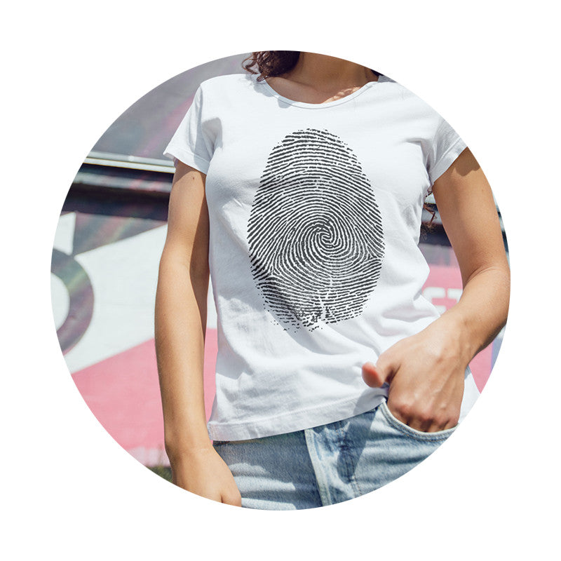 🎨 PSD TEMPLATE | Women's T-Shirt Print Mockup Smart Object PSD Template [MICHIGO STUDIO]